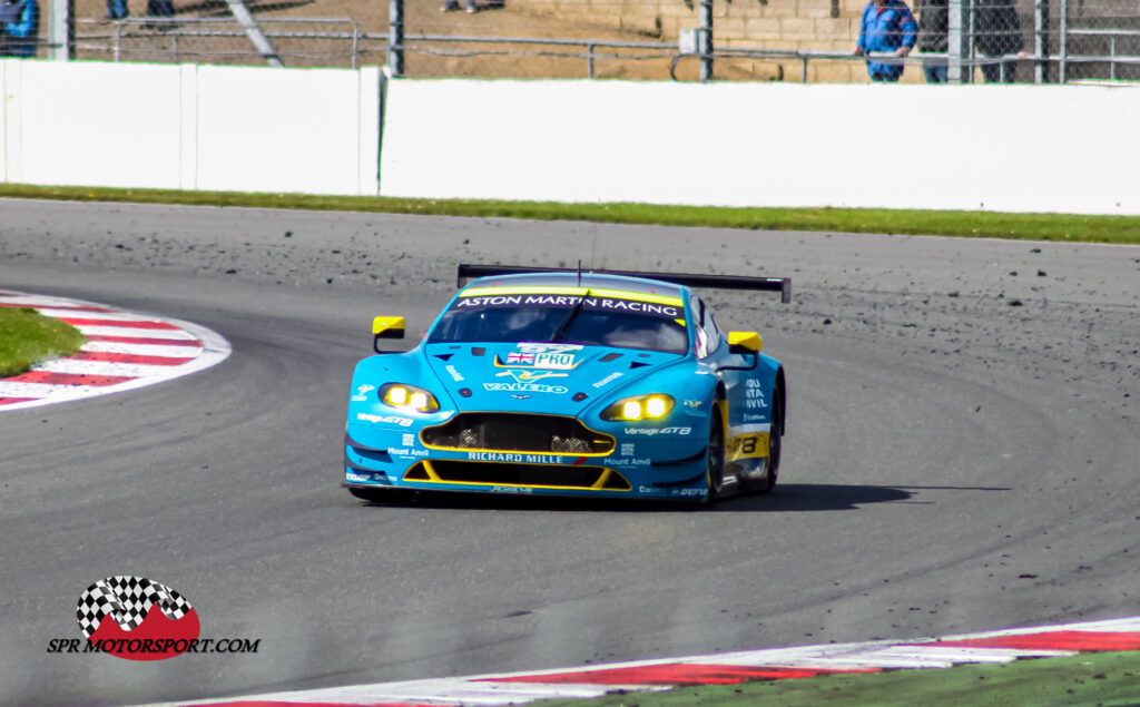 Aston Martin Racing, Aston Martin Vantage.