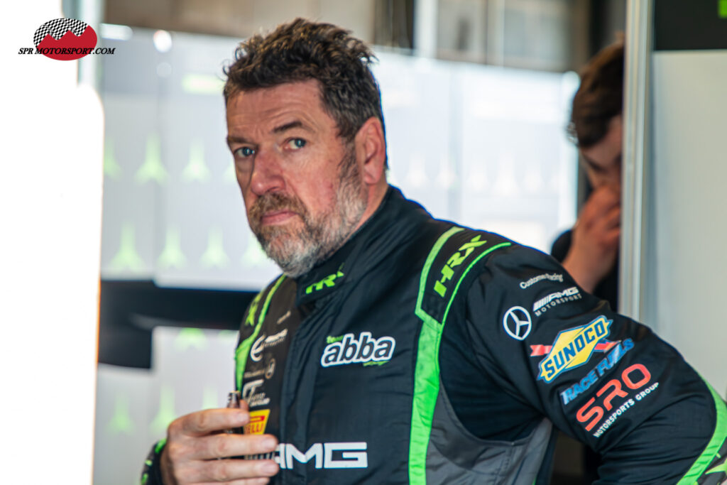 Richard Neary. Team Abba Racing, Mercedes-AMG GT3 Evo #8.
