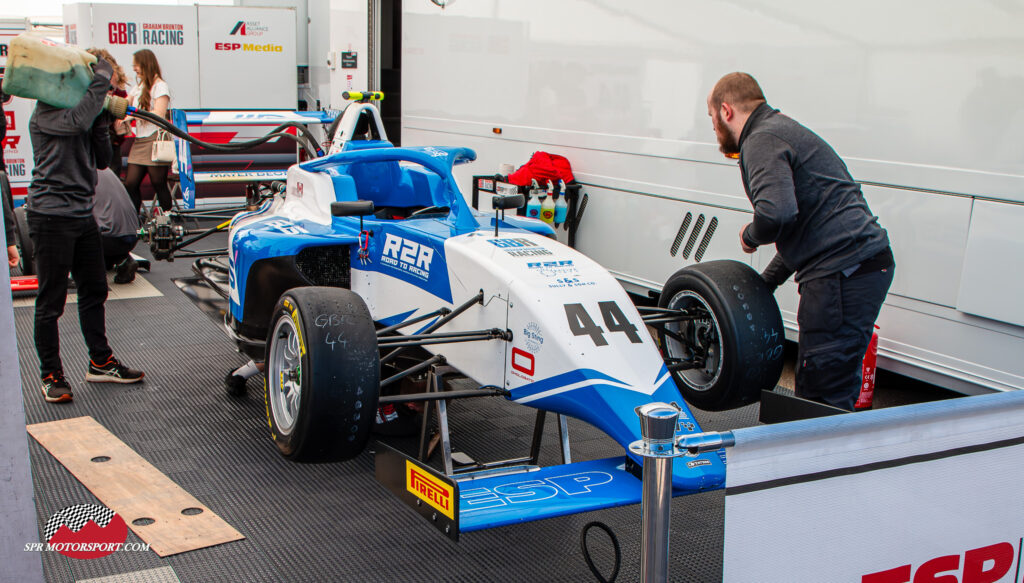 Graham Brunton Racing. Mayer Deonarine.