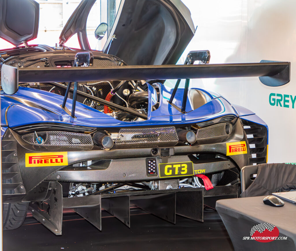 Greystone GT, McLaren 720S GT3 Evo.