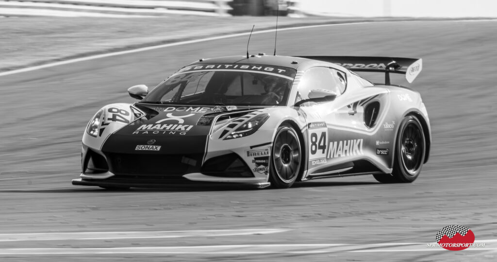 Mahiki Racing, Lotus Emira GT4.