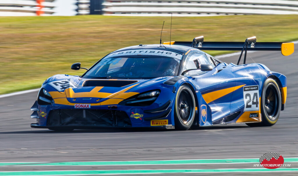 Greystone GT, McLaren 720S GT3 Evo.