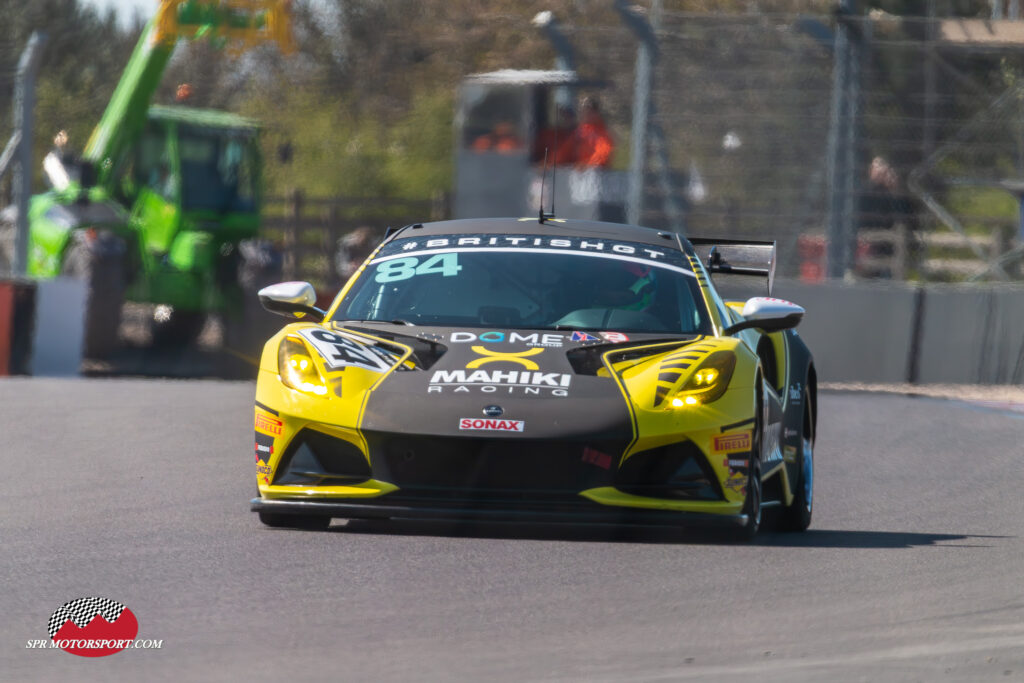 Mahiki Racing, Lotus Emira GT4.