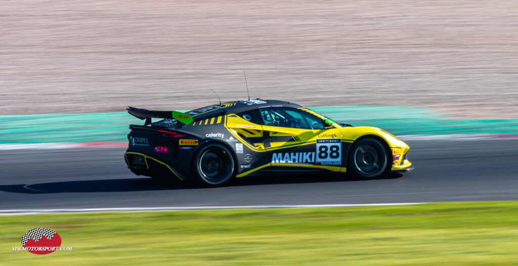 Mahiki Racing, Lotus Emira GT4.