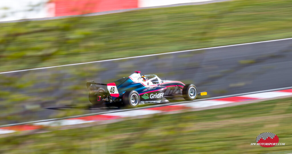 Fox Motorsport. Holly Miall.