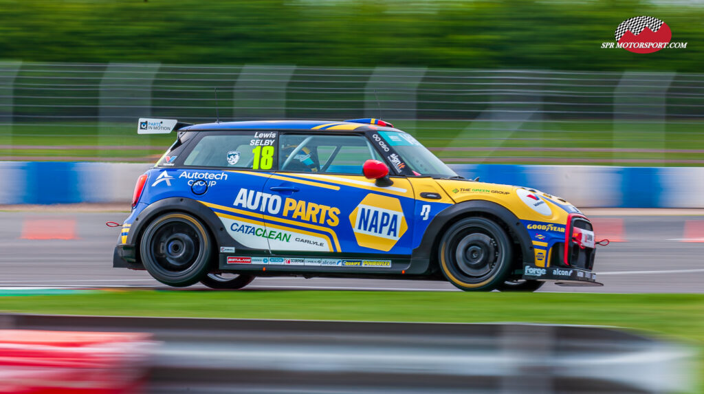 Lewis Selby, NAPA Racing UK.